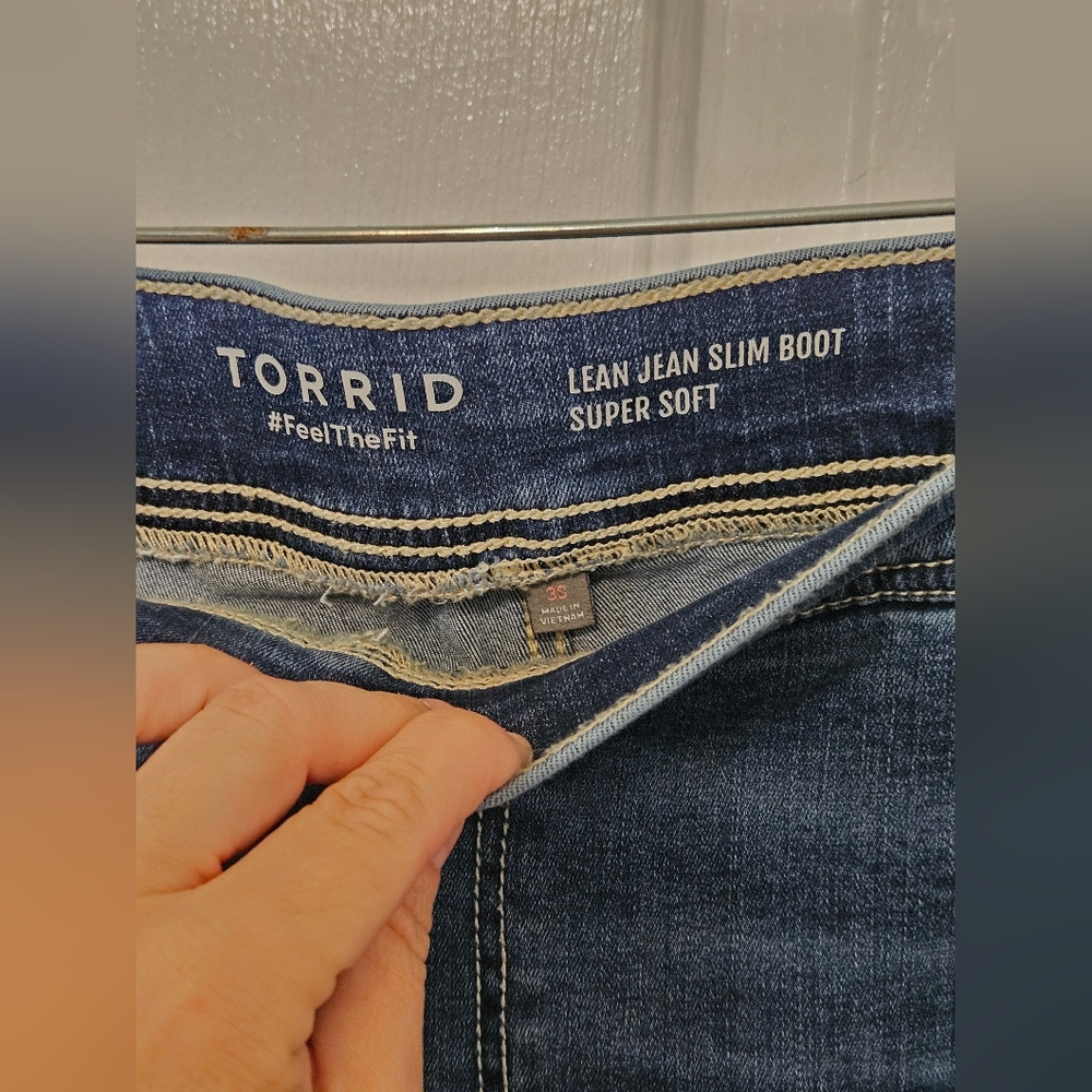 Torrid Blue Lean Jean Slim Boot Cut Super Soft Jeans with Rich Indigo Hue Sz 3S - Picture 4 of 4